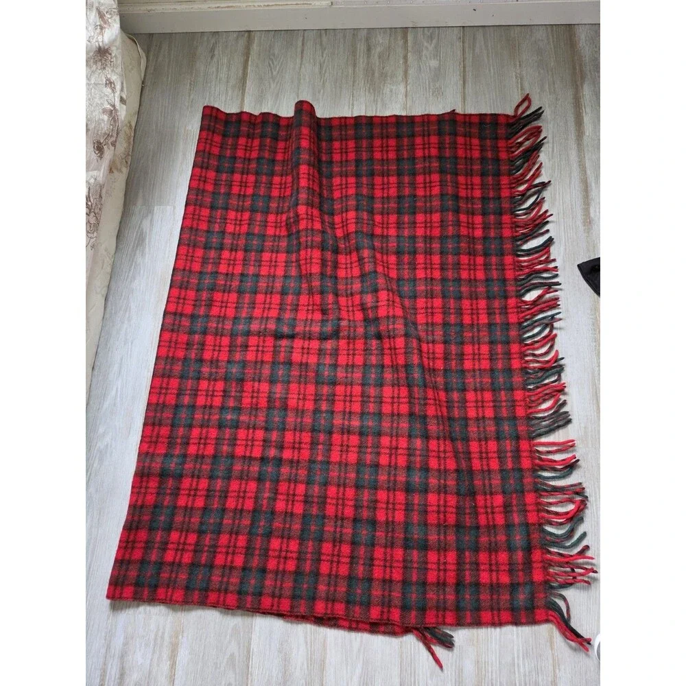 VTG Pendleton Virgin Wool Red Black Plaid Fringe Throw Blanket Made in USA EUC